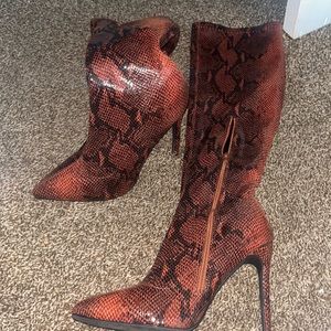 You Kneed This Boot- Chocolate Snake